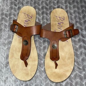 Blowfish Malibu Thong Sandals Vegan Brown Size 7.5.